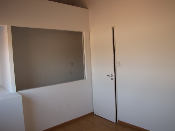 OPORTUNIDAD .Triplex de 3 ambientes dentro de complejo los jardines