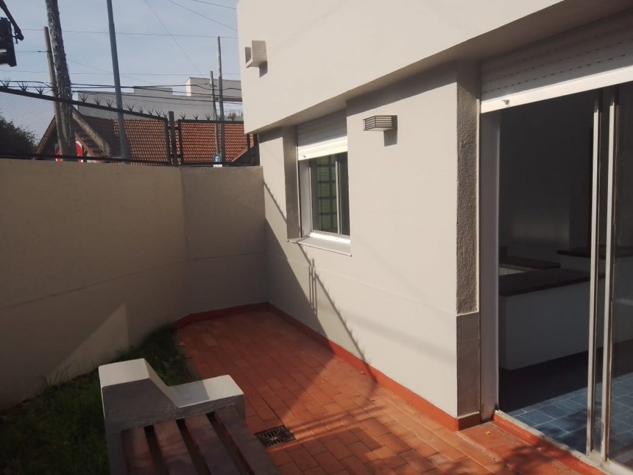 CASA PH RECICLADA A NUEVO 4 AMBIENTES CON COCHERA