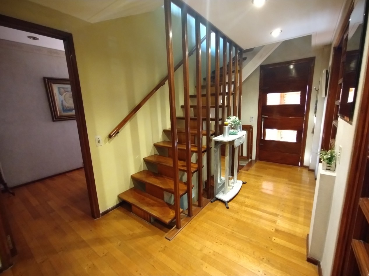 EXCELENTE CHALET CAPELLO AL 400 BANFIELD