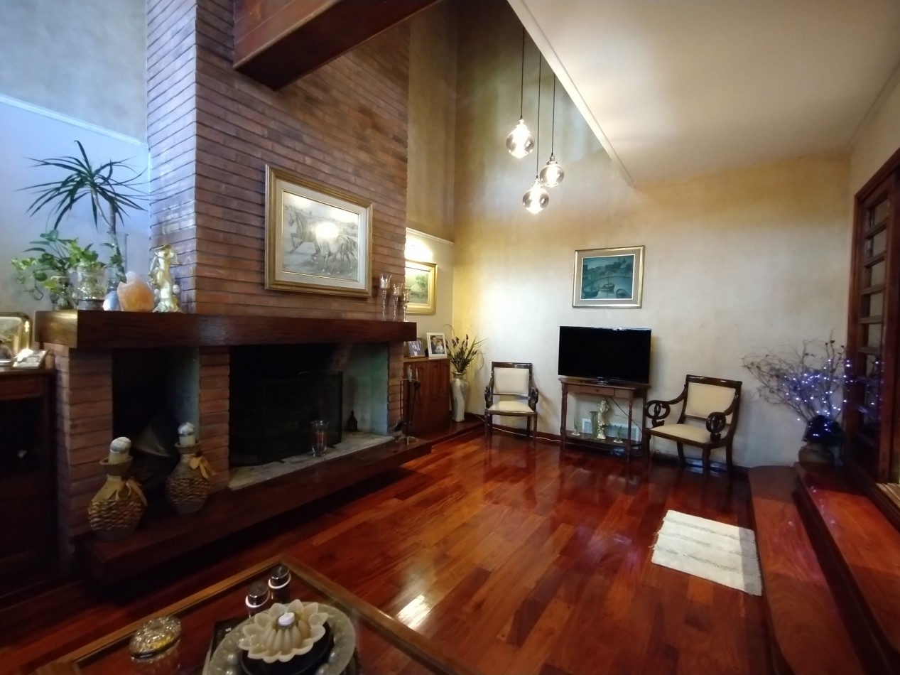 EXCELENTE CHALET CAPELLO AL 400 BANFIELD