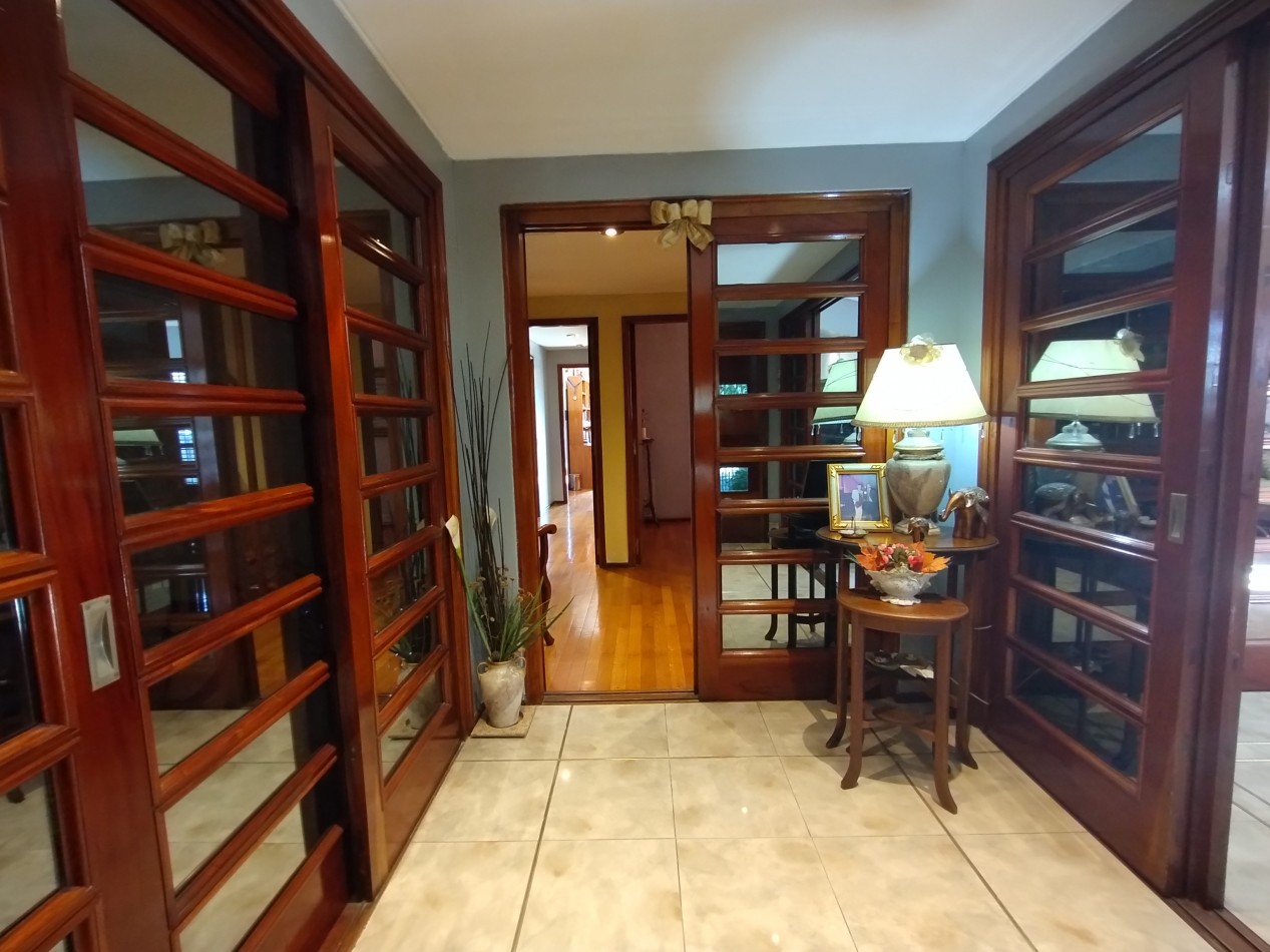 EXCELENTE CHALET CAPELLO AL 400 BANFIELD