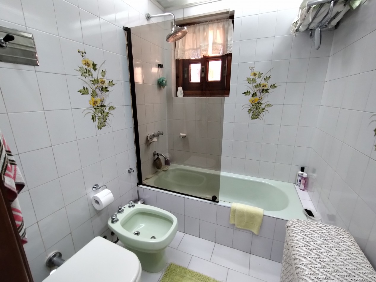 EXCELENTE CHALET CAPELLO AL 400 BANFIELD