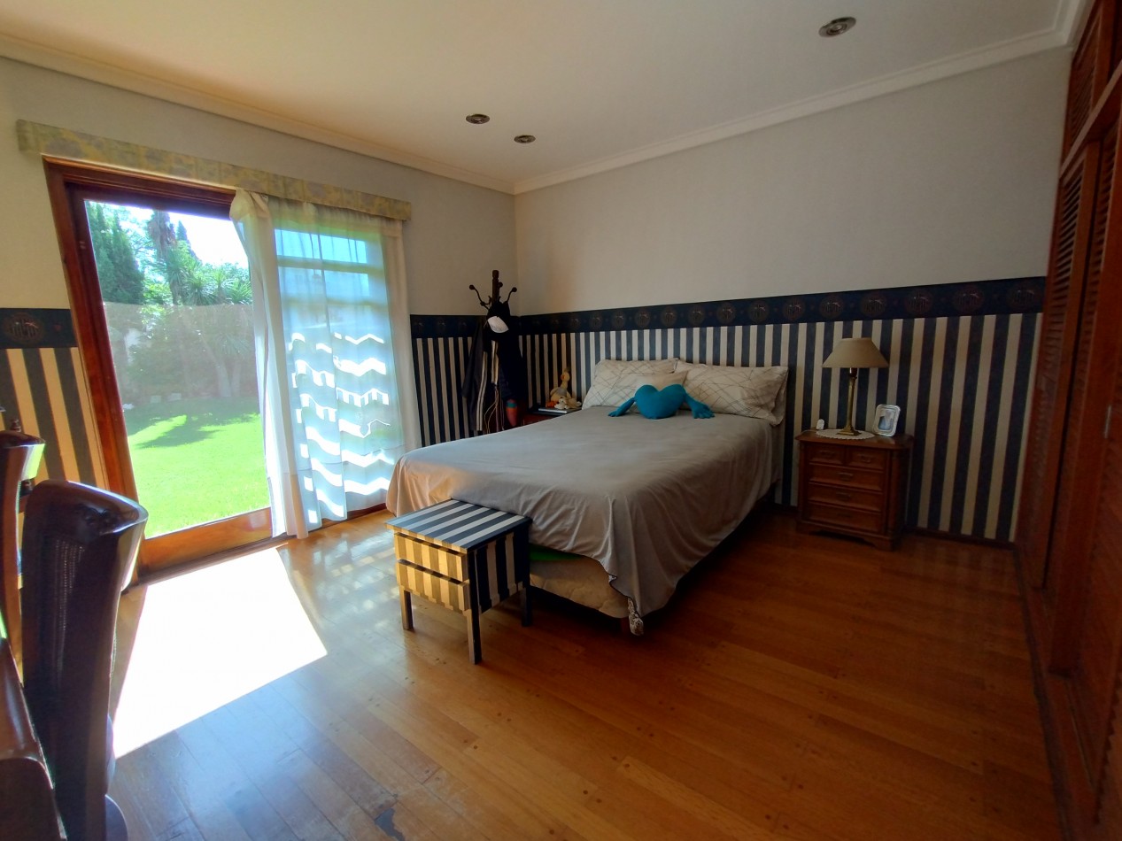 EXCELENTE CHALET CAPELLO AL 400 BANFIELD