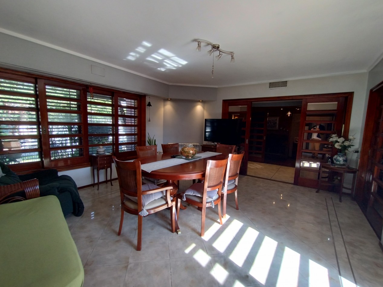 EXCELENTE CHALET CAPELLO AL 400 BANFIELD