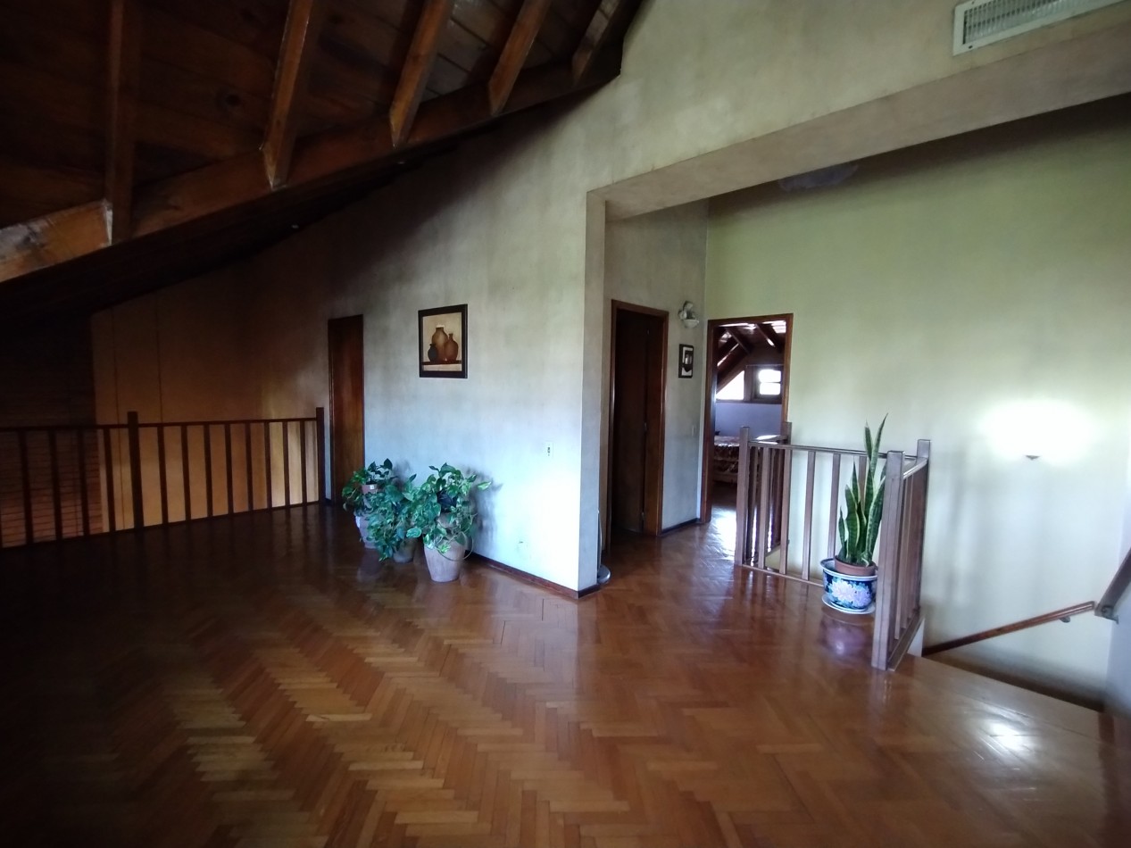 EXCELENTE CHALET CAPELLO AL 400 BANFIELD