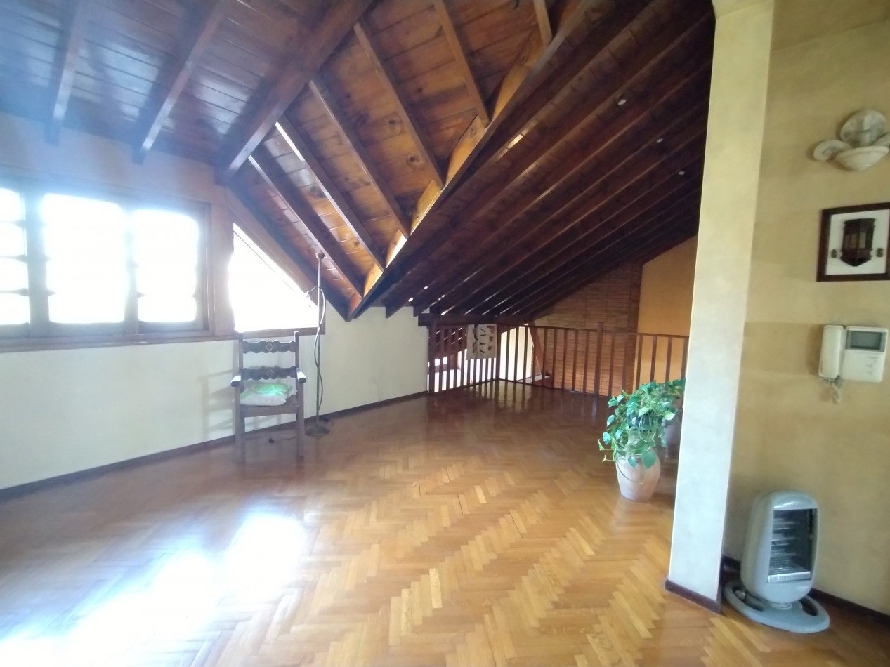 EXCELENTE CHALET CAPELLO AL 400 BANFIELD