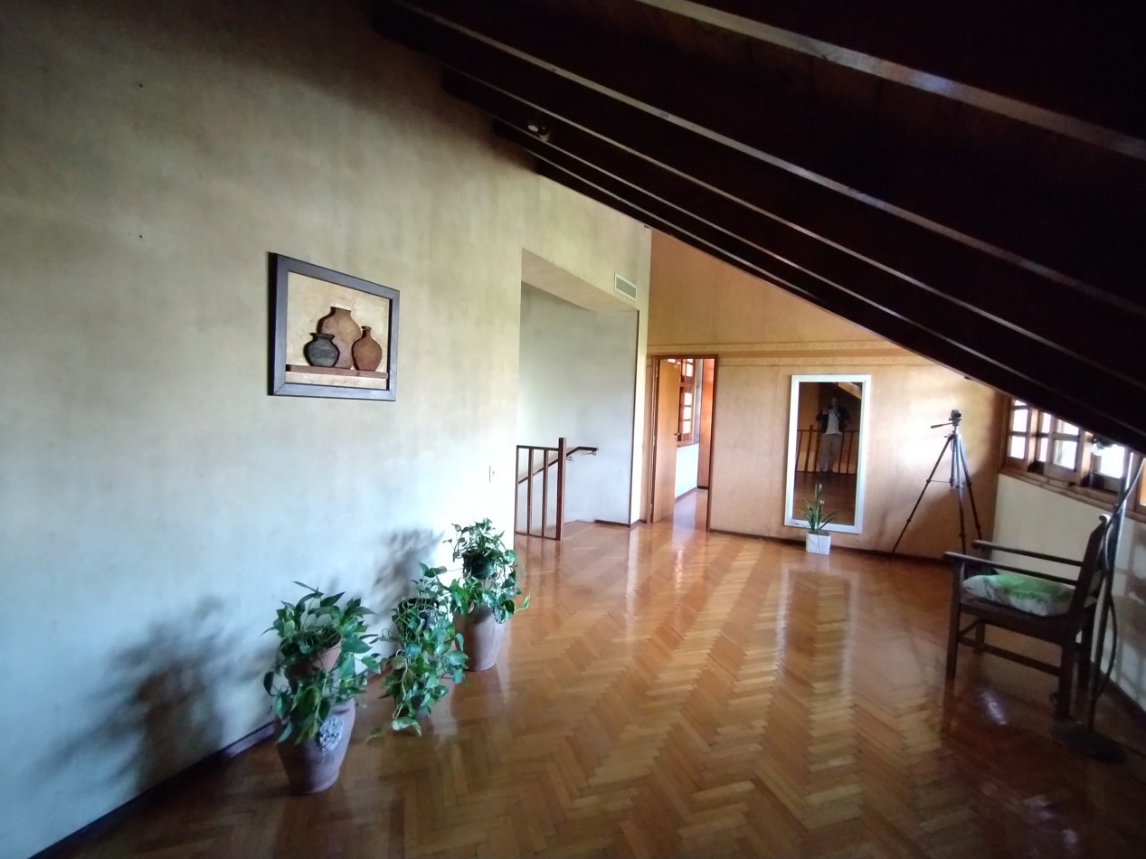 EXCELENTE CHALET CAPELLO AL 400 BANFIELD