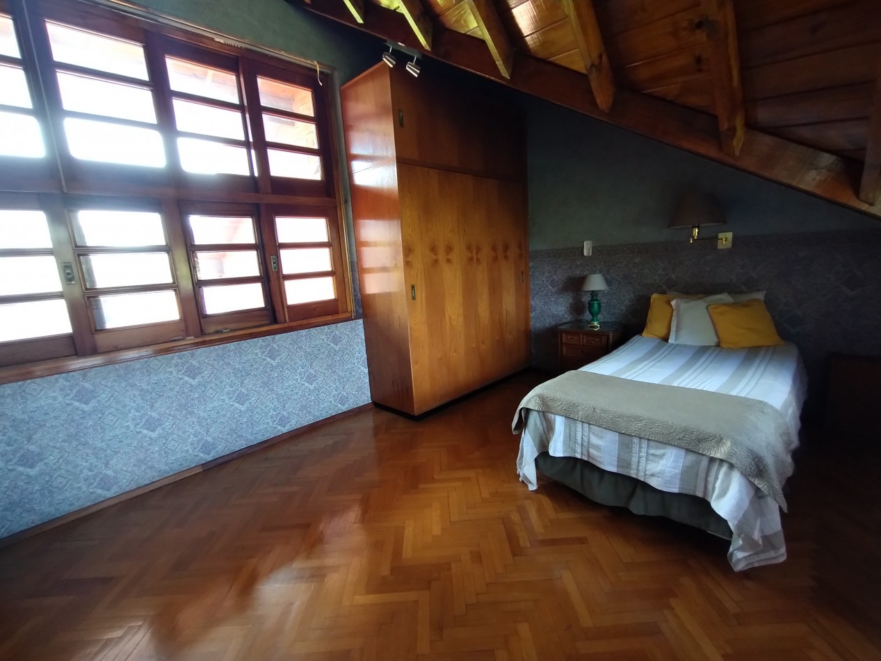 EXCELENTE CHALET CAPELLO AL 400 BANFIELD