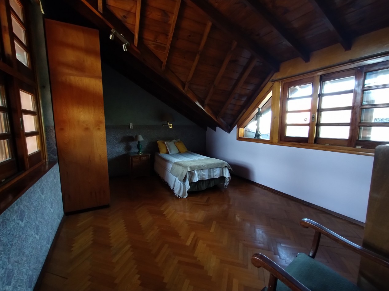 EXCELENTE CHALET CAPELLO AL 400 BANFIELD