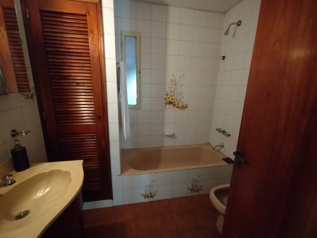 EXCELENTE CHALET CAPELLO AL 400 BANFIELD