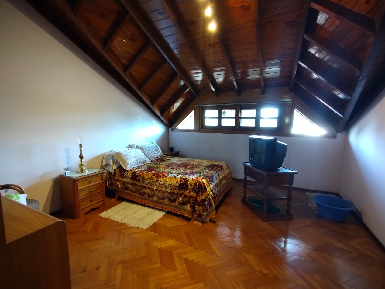 EXCELENTE CHALET CAPELLO AL 400 BANFIELD