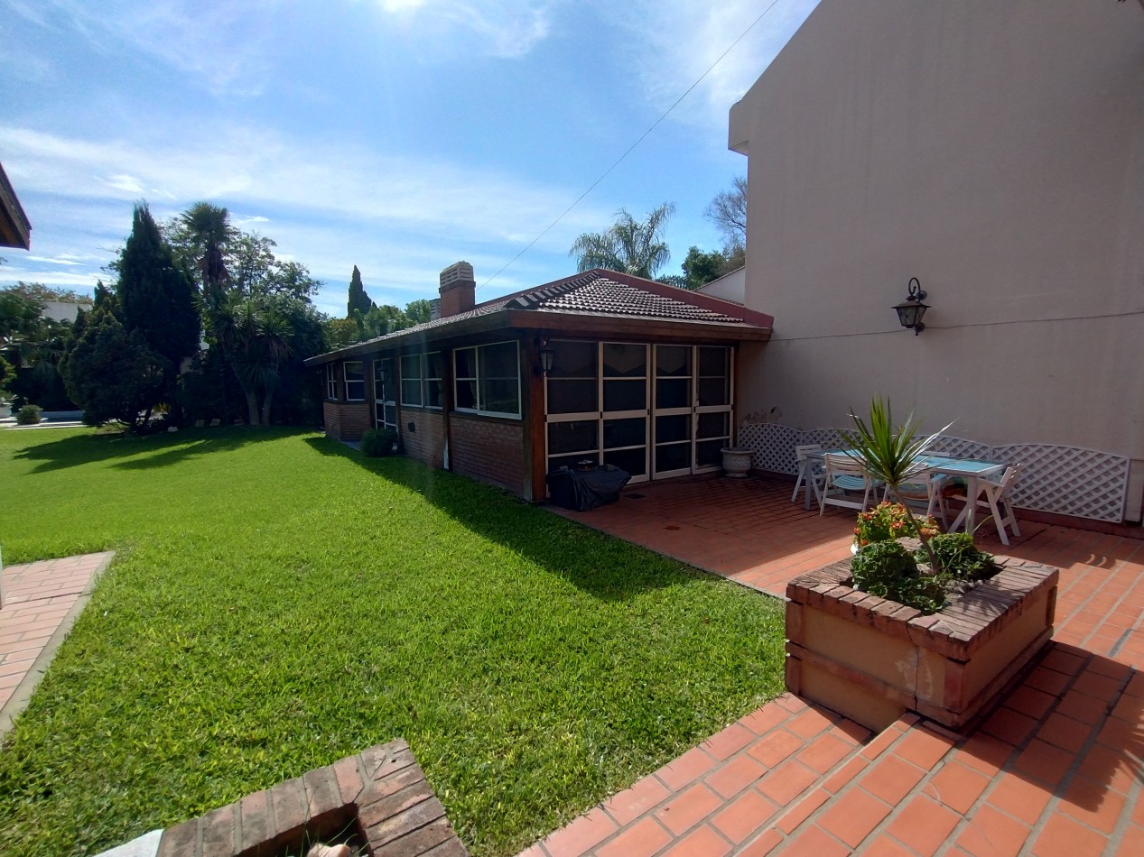 EXCELENTE CHALET CAPELLO AL 400 BANFIELD