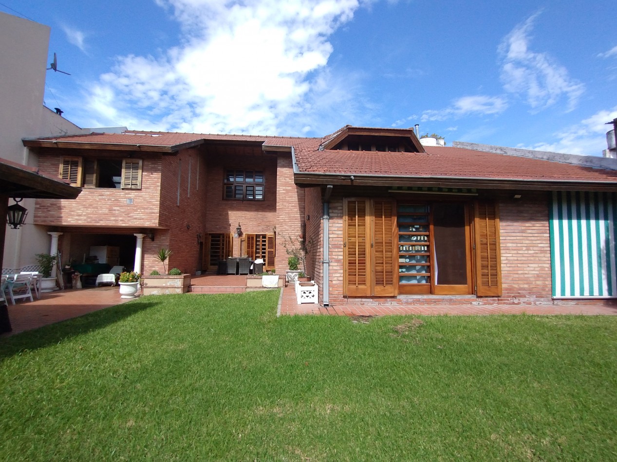 EXCELENTE CHALET CAPELLO AL 400 BANFIELD