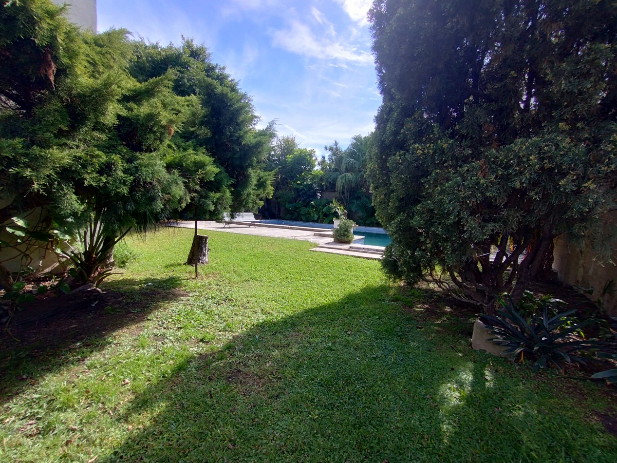 EXCELENTE CHALET CAPELLO AL 400 BANFIELD
