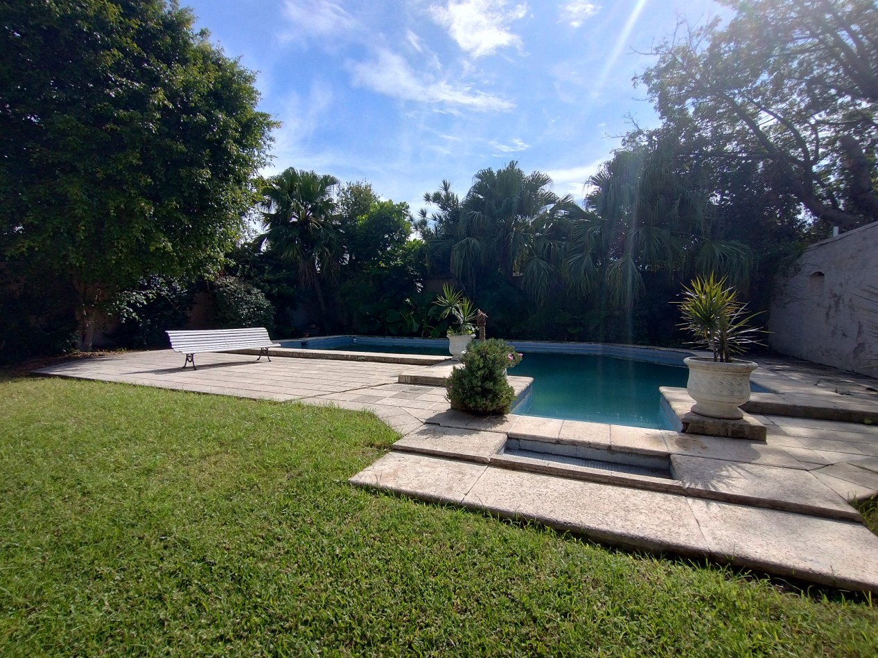 EXCELENTE CHALET CAPELLO AL 400 BANFIELD