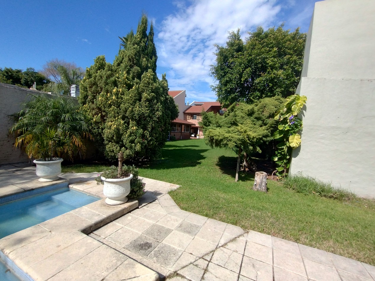 EXCELENTE CHALET CAPELLO AL 400 BANFIELD