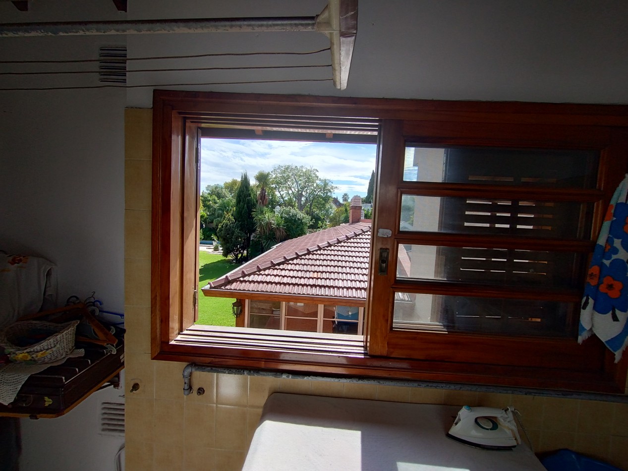EXCELENTE CHALET CAPELLO AL 400 BANFIELD