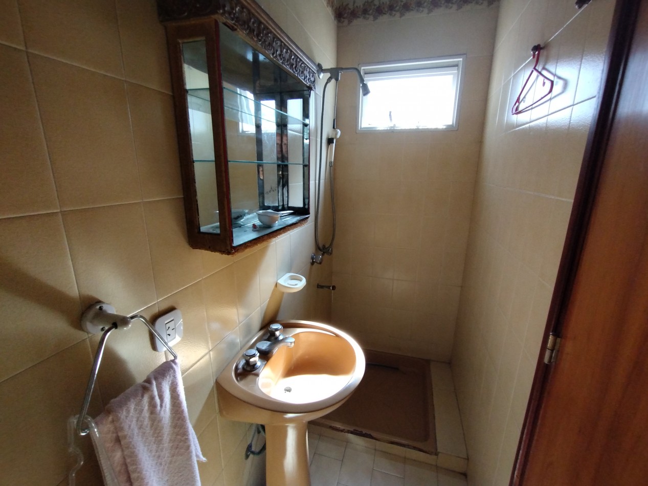 EXCELENTE CHALET CAPELLO AL 400 BANFIELD