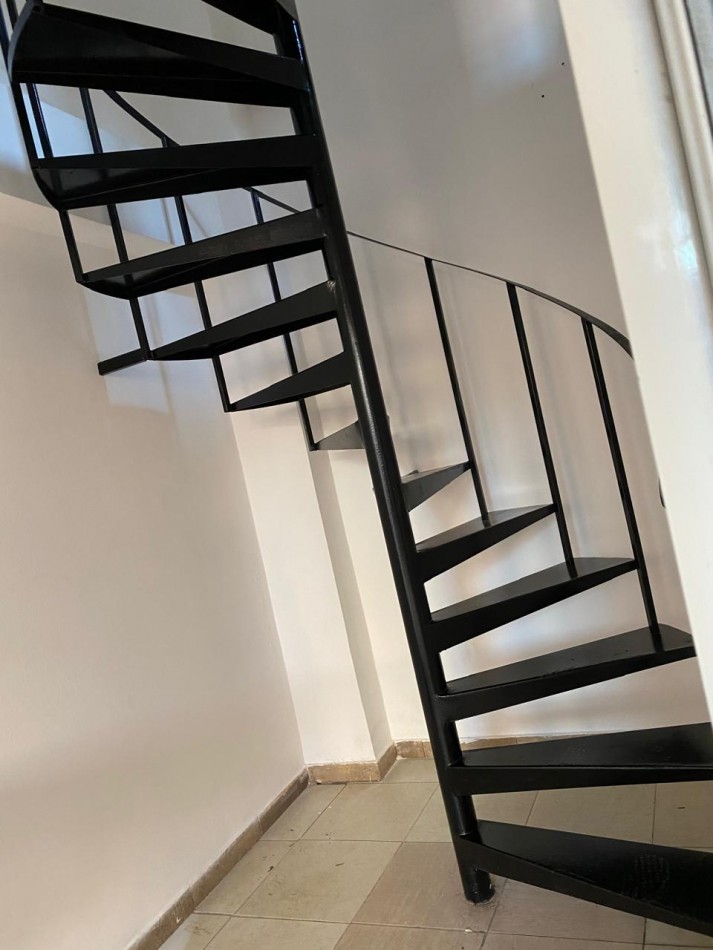 OPORTUNIDAD .Triplex de 3 ambientes dentro de Complejo Los Jardines