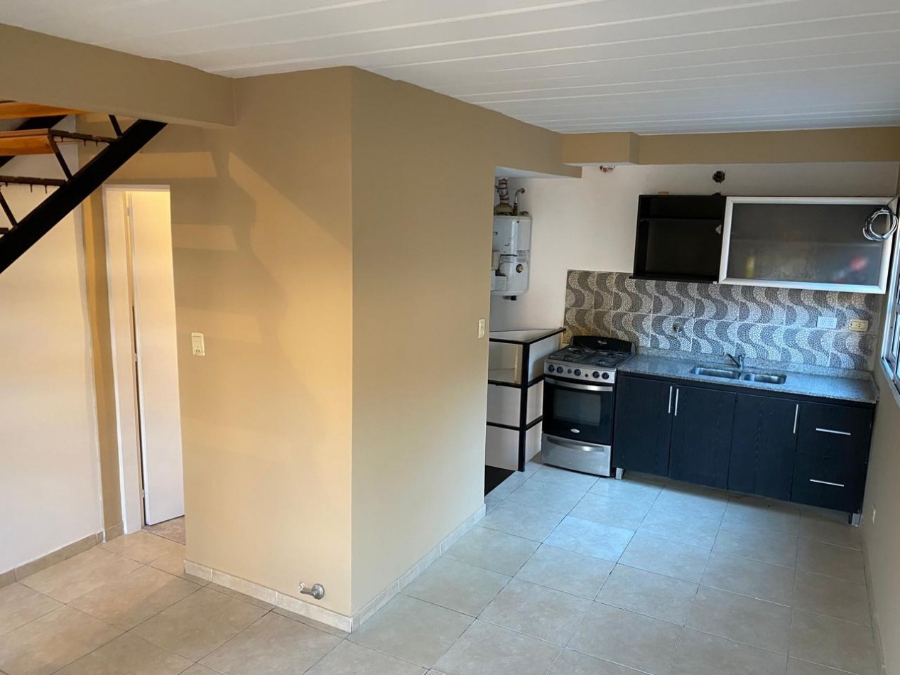 OPORTUNIDAD .Triplex de 3 ambientes dentro de Complejo Los Jardines
