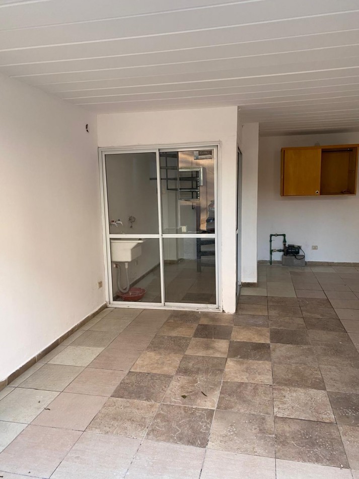 OPORTUNIDAD .Triplex de 3 ambientes dentro de Complejo Los Jardines