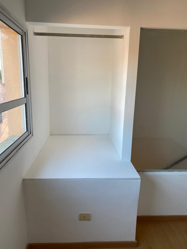 OPORTUNIDAD .Triplex de 3 ambientes dentro de Complejo Los Jardines