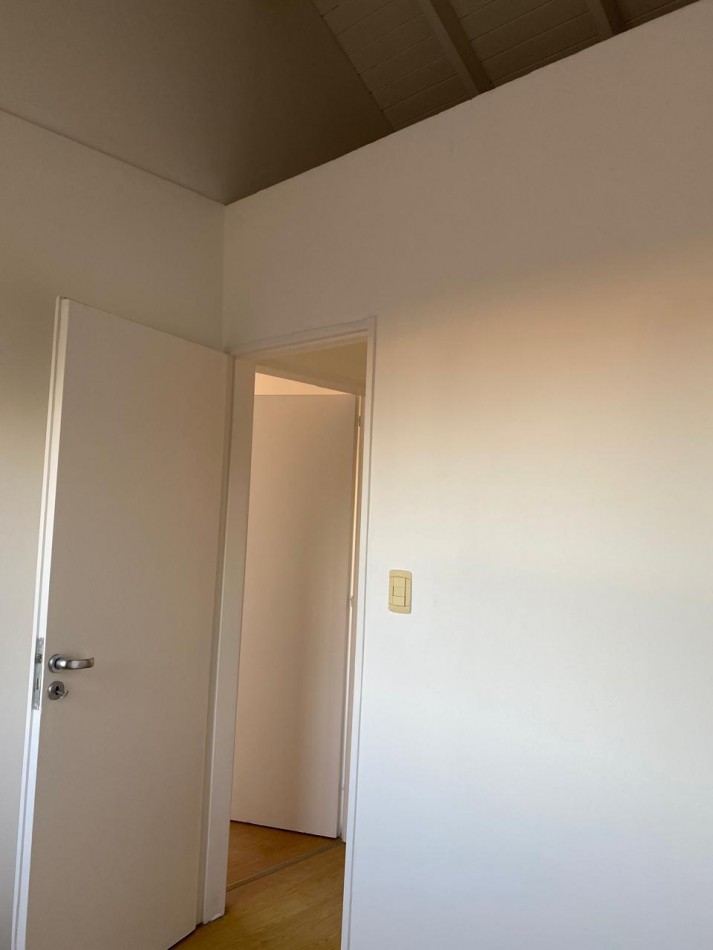 OPORTUNIDAD .Triplex de 3 ambientes dentro de Complejo Los Jardines