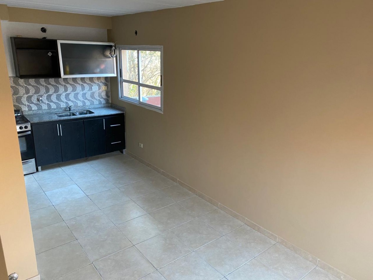 OPORTUNIDAD .Triplex de 3 ambientes dentro de Complejo Los Jardines