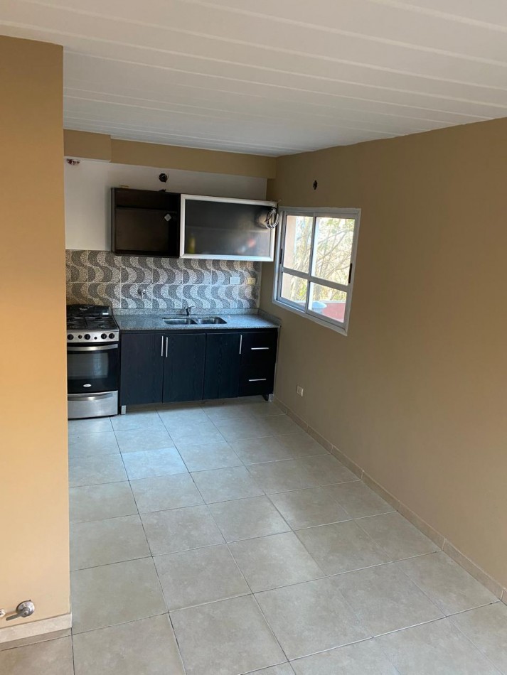 OPORTUNIDAD .Triplex de 3 ambientes dentro de Complejo Los Jardines