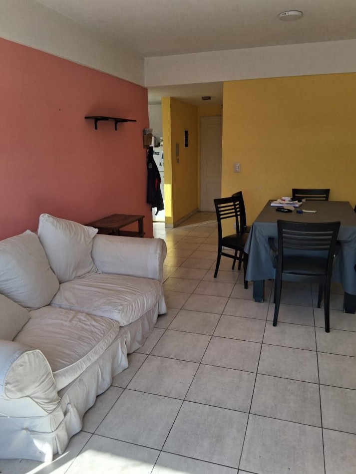 ALQUILER 2 AMBIENTES - CON COCHERA