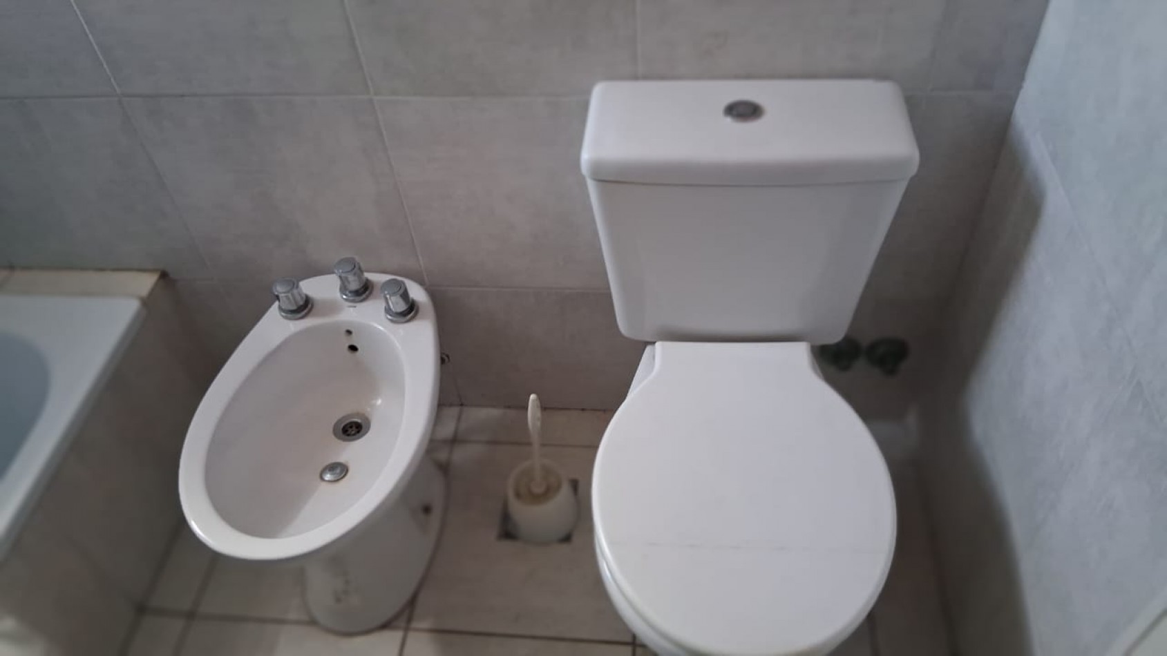 ALQUILER 2 AMBIENTES - CON COCHERA