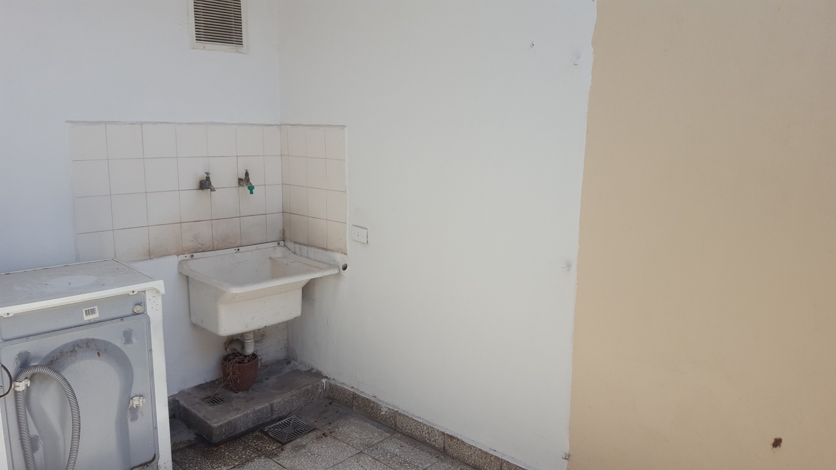 VENTA DE GRAN DUPLEX 4 AMBIENTES CON RENTA