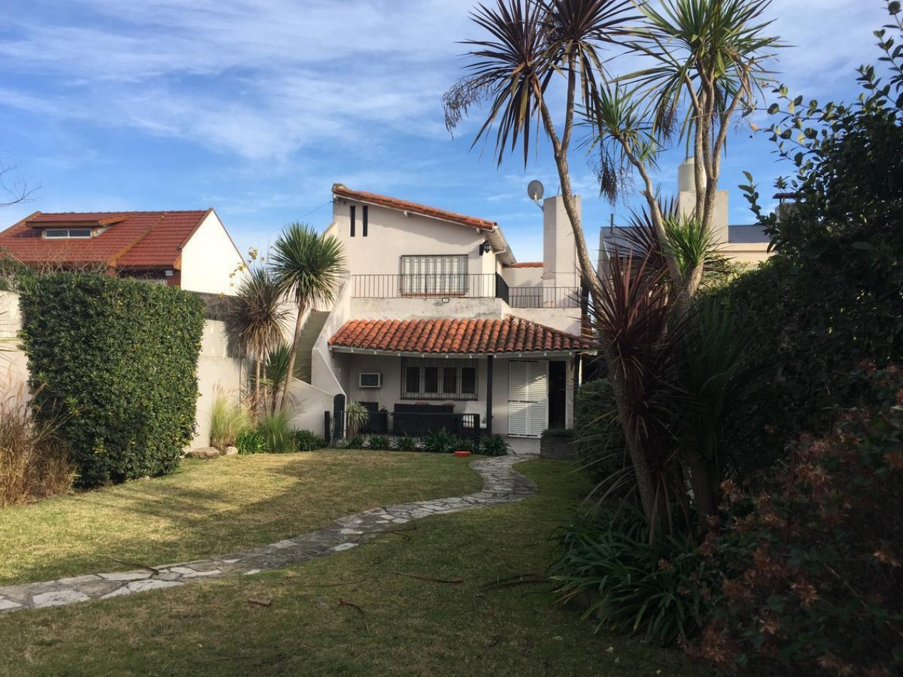 Hermoso chalet en venta Posada al 100