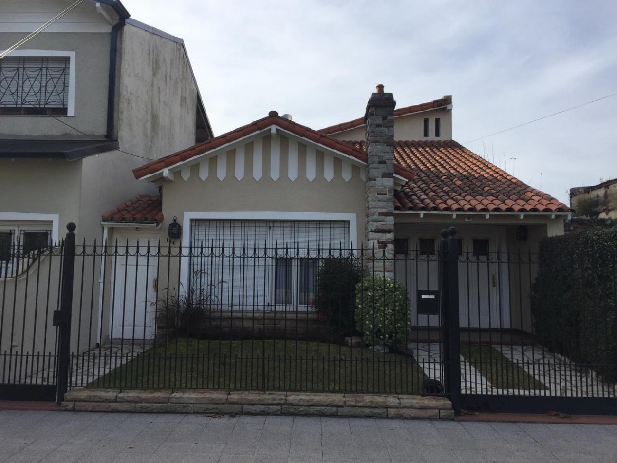 Hermoso chalet en venta Posada al 100
