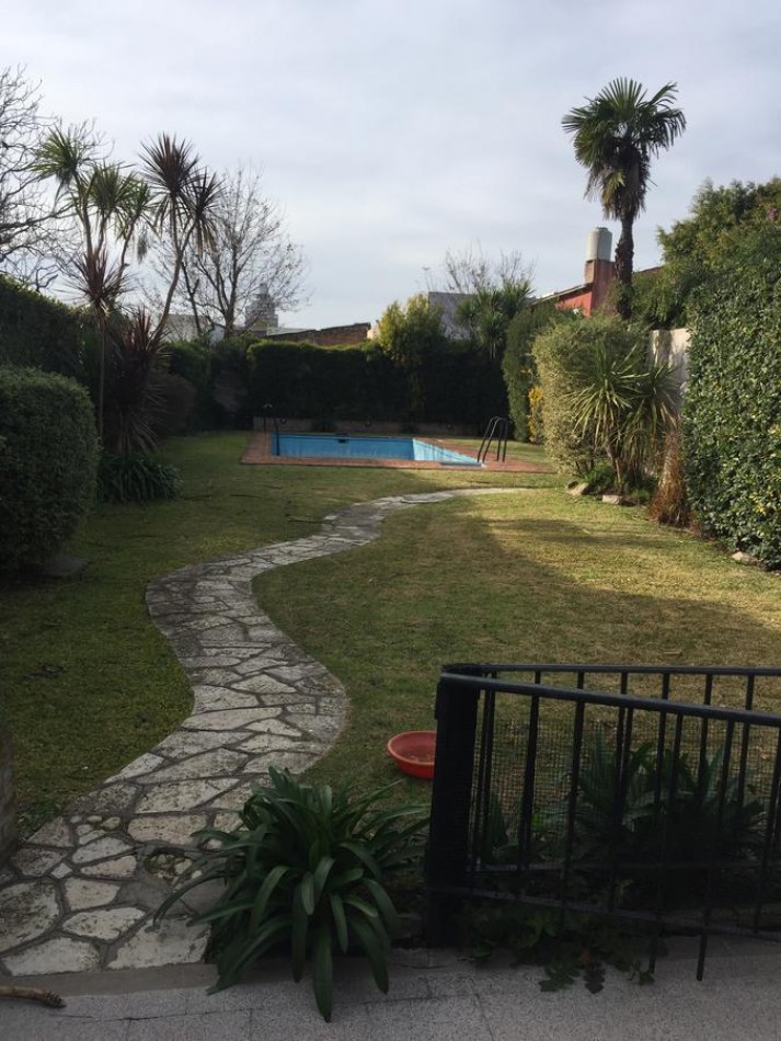 Hermoso chalet en venta Posada al 100