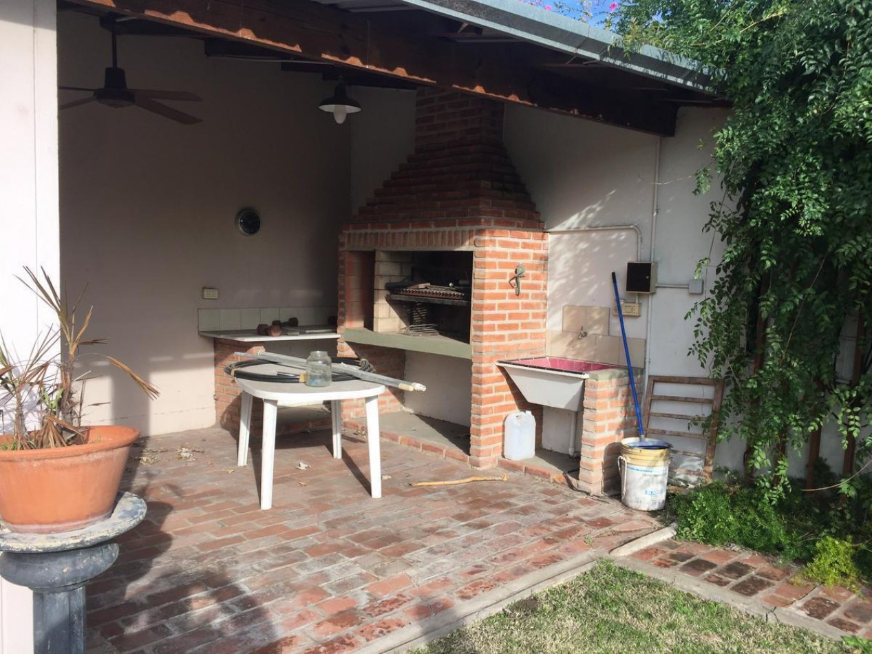 Hermoso chalet en venta Posada al 100