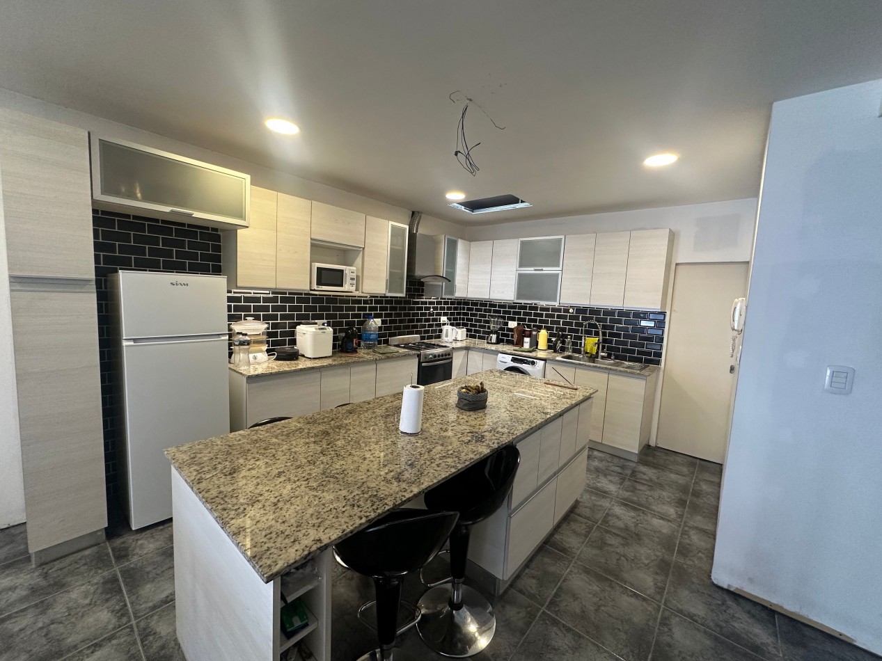 VENTA EN BLOCK INMUEBLE PARA 2 O 3  FAMILIAS SUBDIVIDIDO 