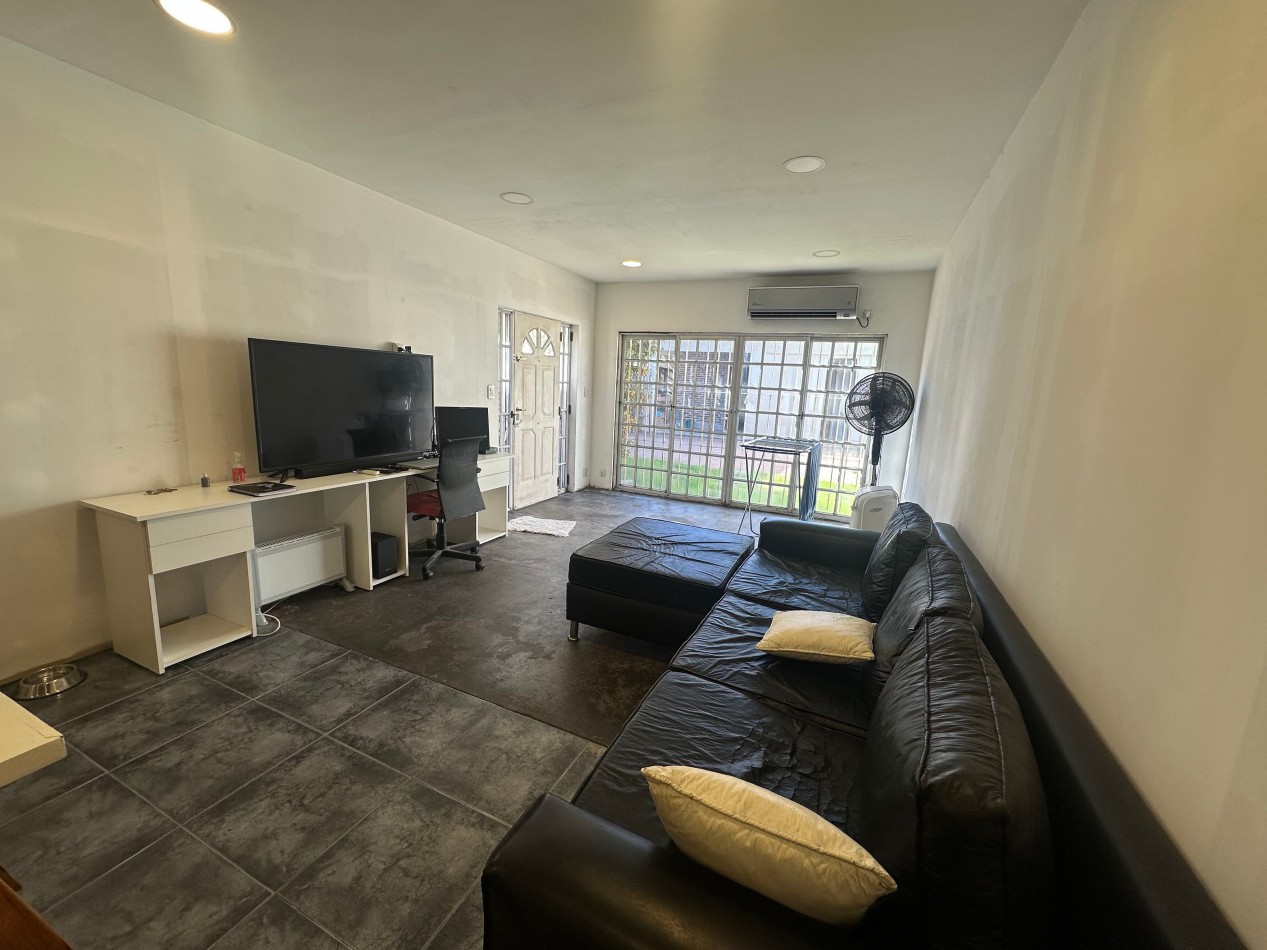 VENTA EN BLOCK INMUEBLE PARA 2 O 3  FAMILIAS SUBDIVIDIDO 