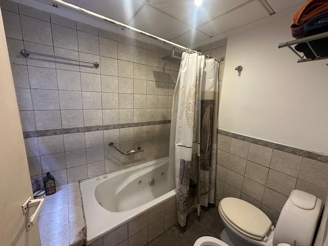 VENTA EN BLOCK INMUEBLE PARA 2 O 3  FAMILIAS SUBDIVIDIDO 
