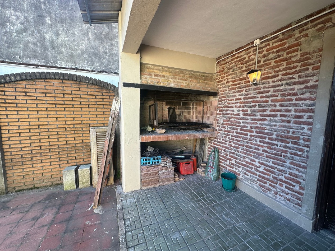 VENTA EN BLOCK INMUEBLE PARA 2 O 3  FAMILIAS SUBDIVIDIDO 