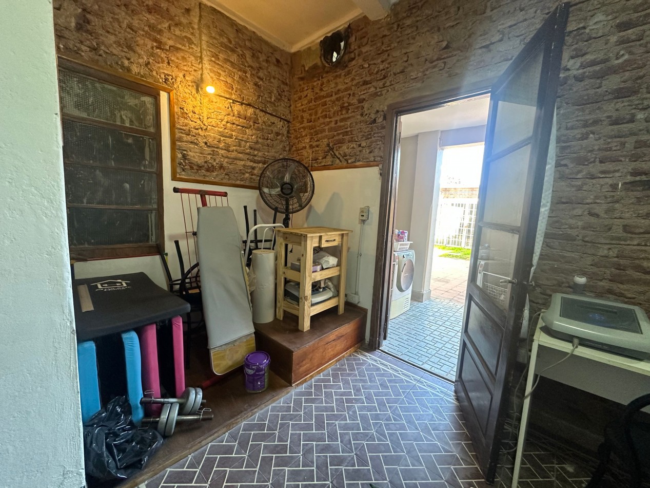 VENTA EN BLOCK INMUEBLE PARA 2 O 3  FAMILIAS SUBDIVIDIDO 