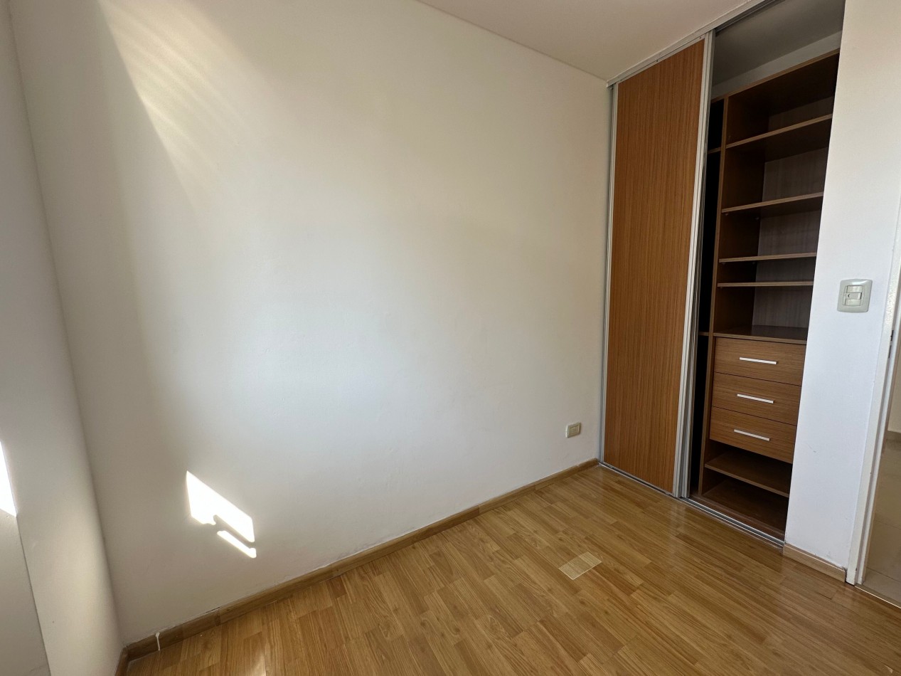 Exclusivo depto de 3 amb con cochera en pleno lomitas