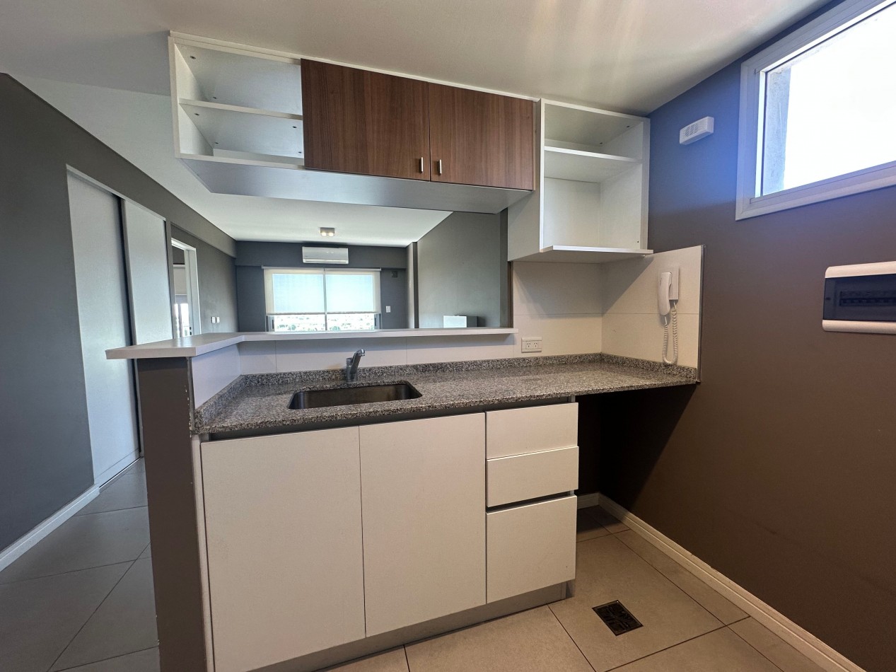 Hermoso departamento de dos ambientes a estrenar en piso alto (14 C)