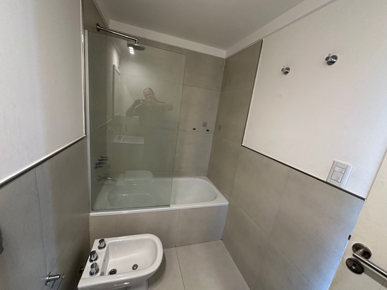 Hermoso departamento de dos ambientes a estrenar en piso alto (14 C)