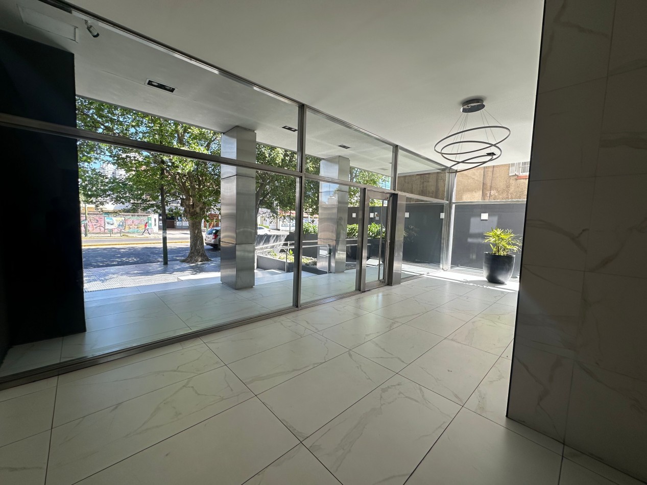 Hermoso departamento de dos ambientes a estrenar en piso alto (14 C)