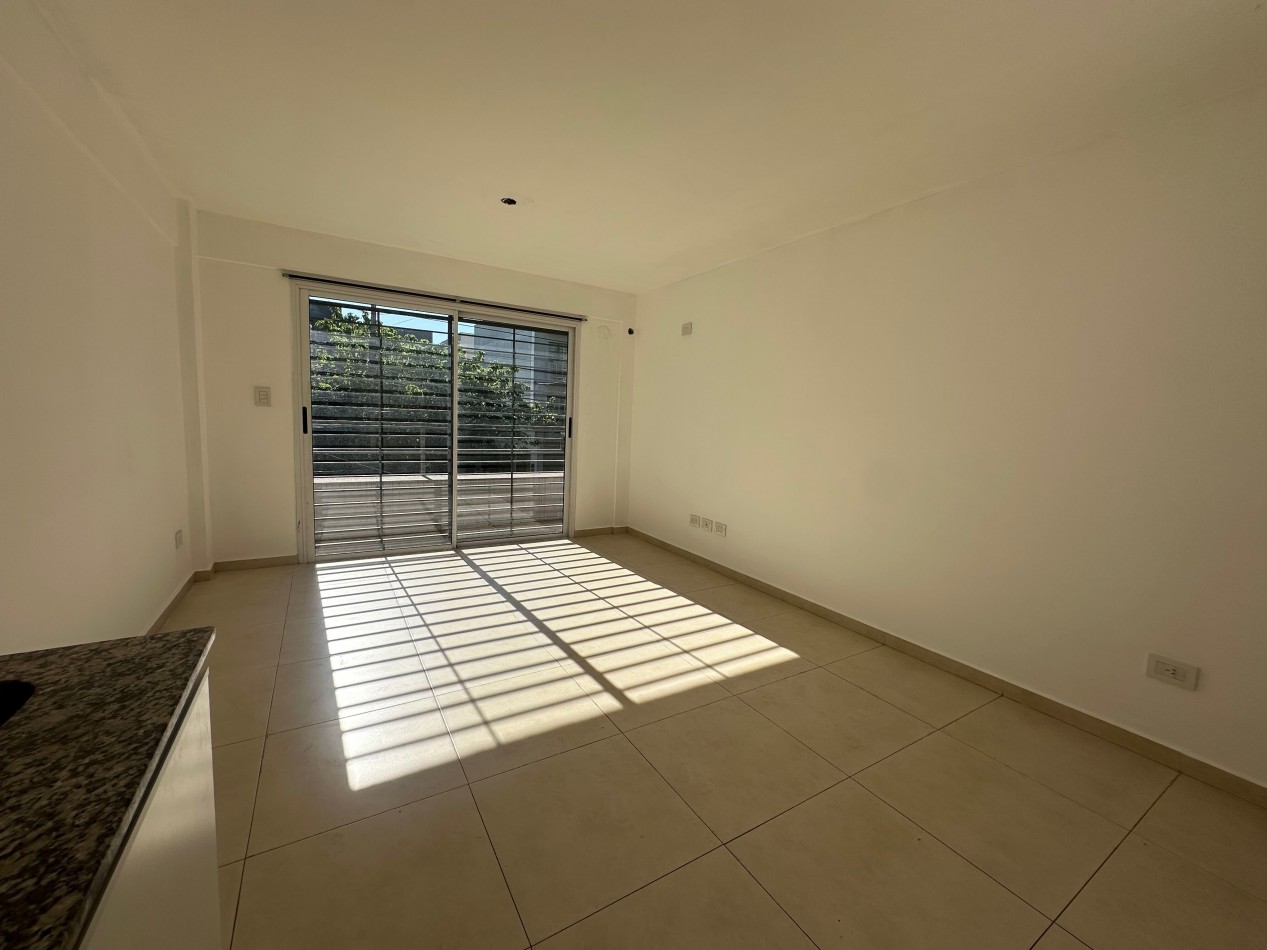 Monoambiente buena ubicacion a metros de Las Lomitas