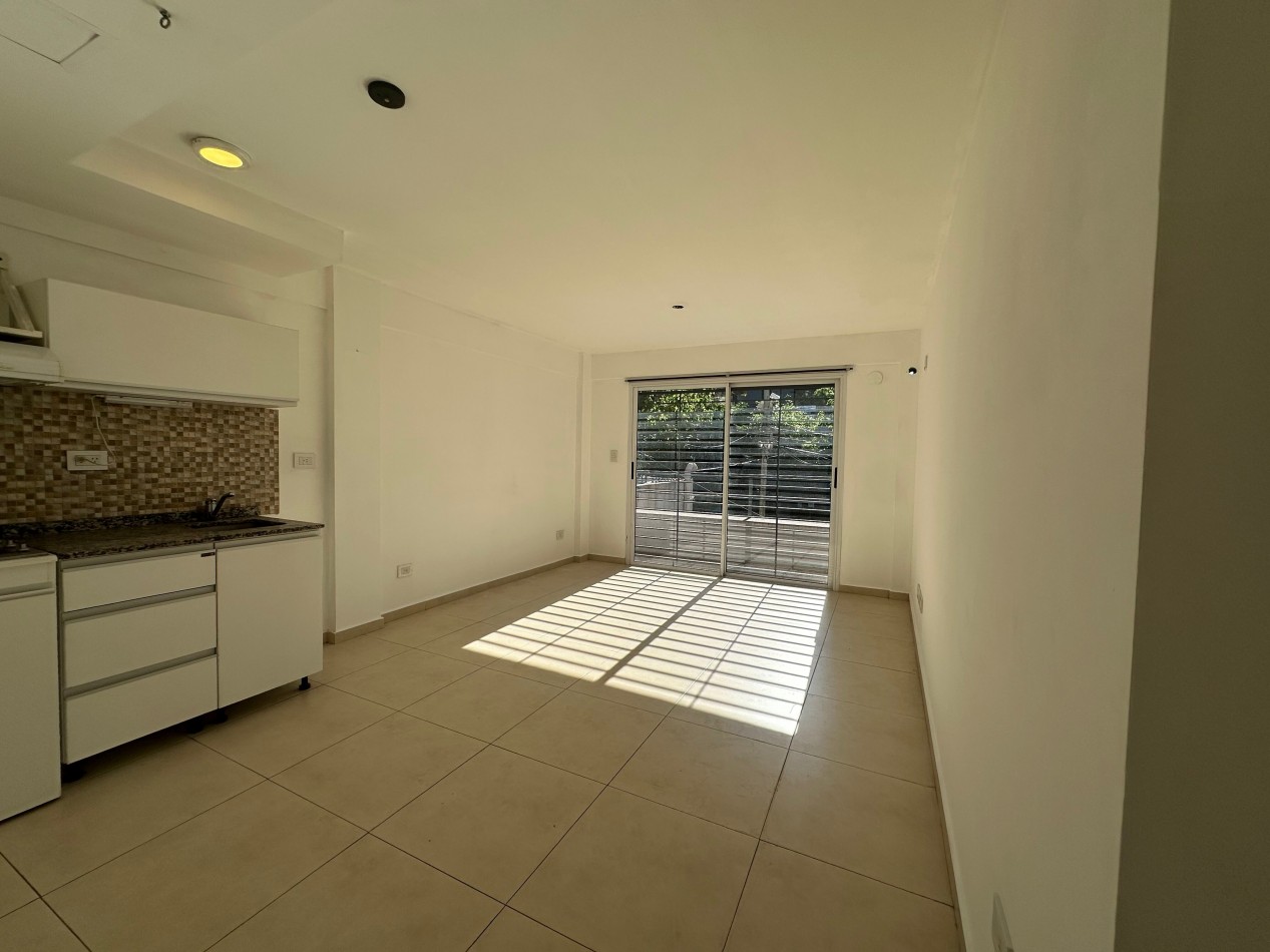 Monoambiente buena ubicacion a metros de Las Lomitas