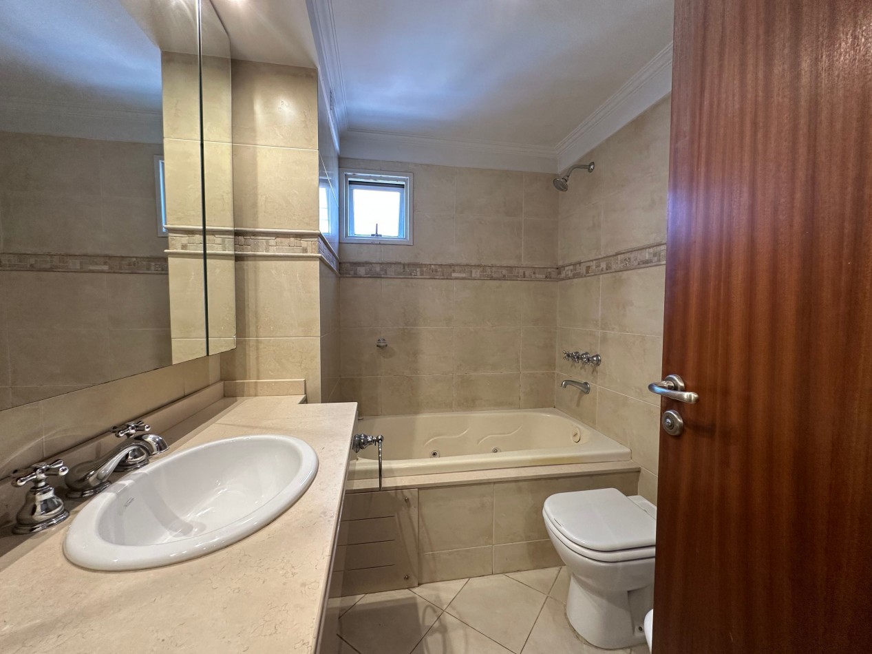 hermoso piso en las lomitas 4 ambientes con cochera