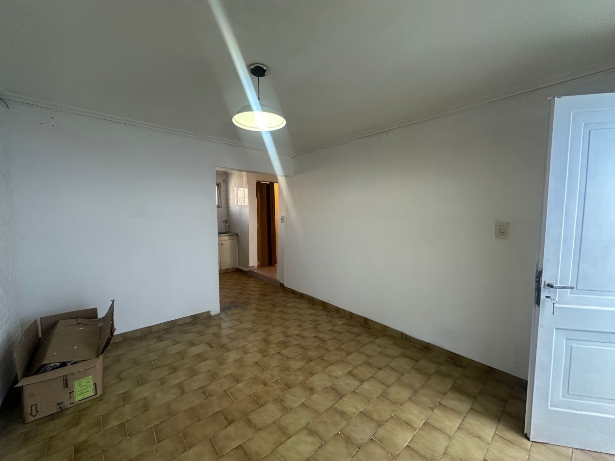 Ph de dos ambientes por pasillo muy luminoso con espacio verde