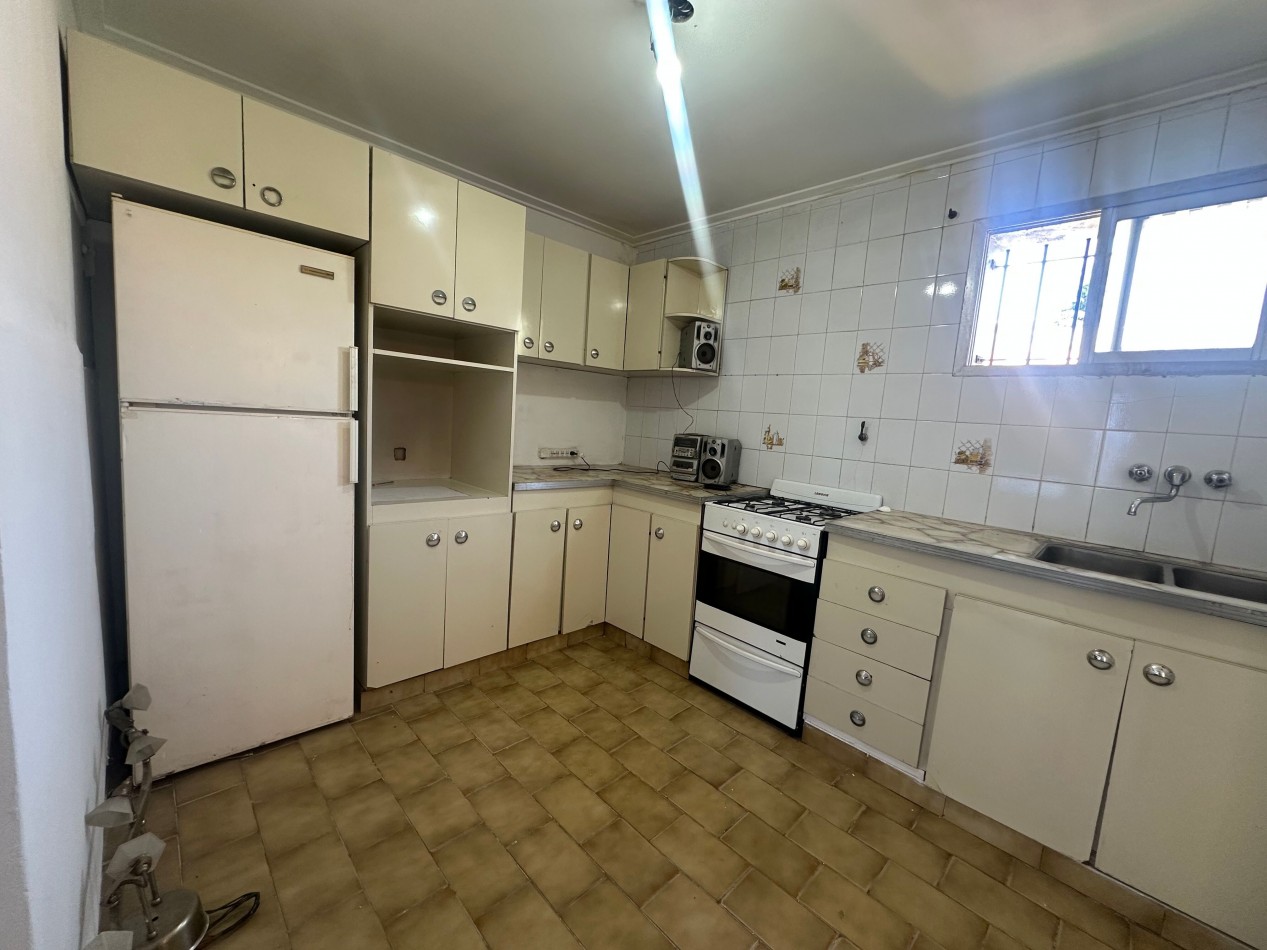 Ph de dos ambientes por pasillo muy luminoso con espacio verde